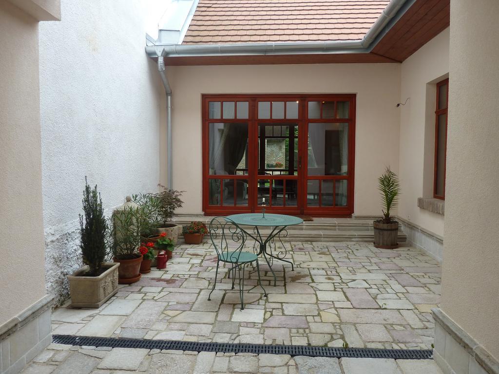 Kaboca Vendeghaz Apartment Vác Exterior foto